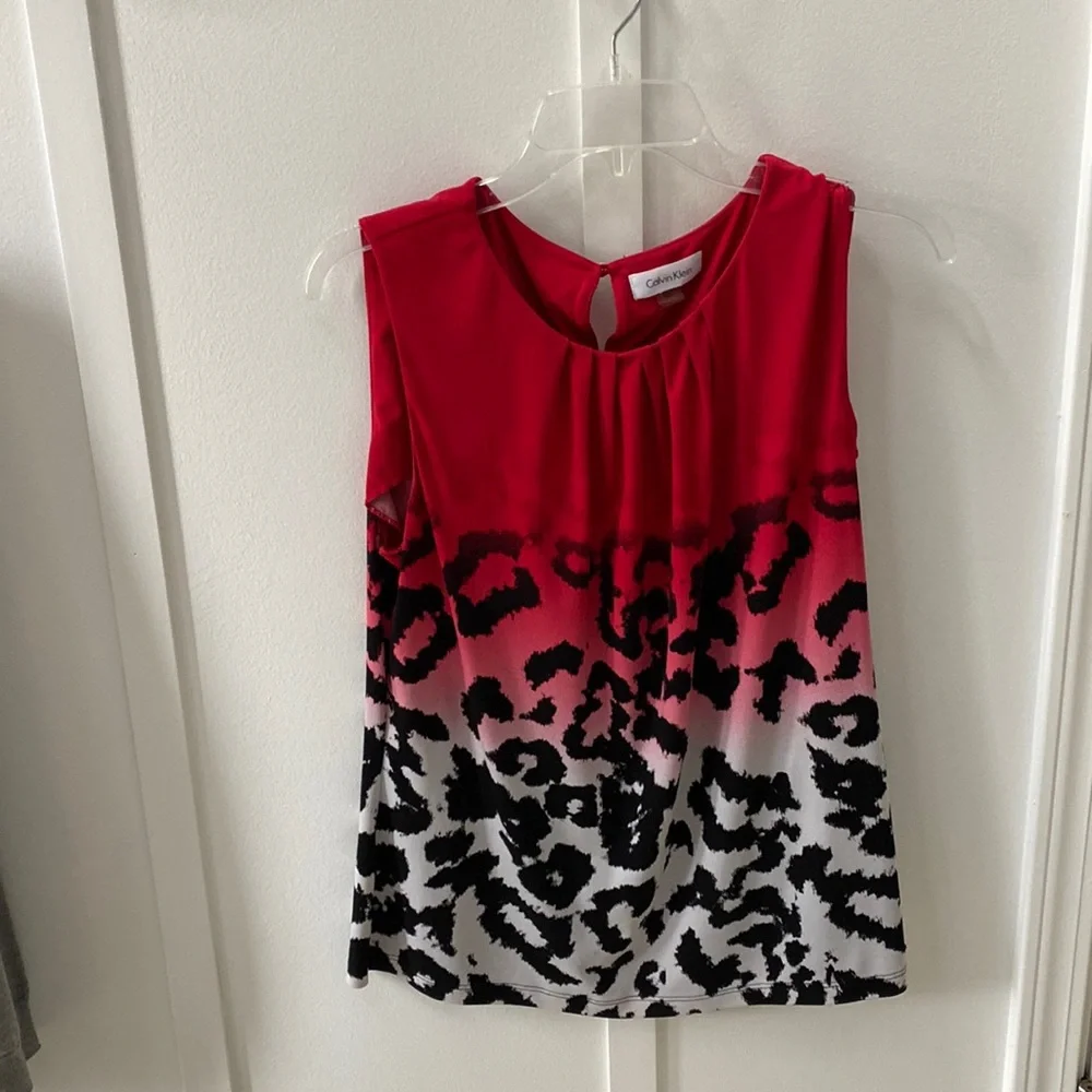 Calvin Klein Size Large Shell - Picture 1 of 4